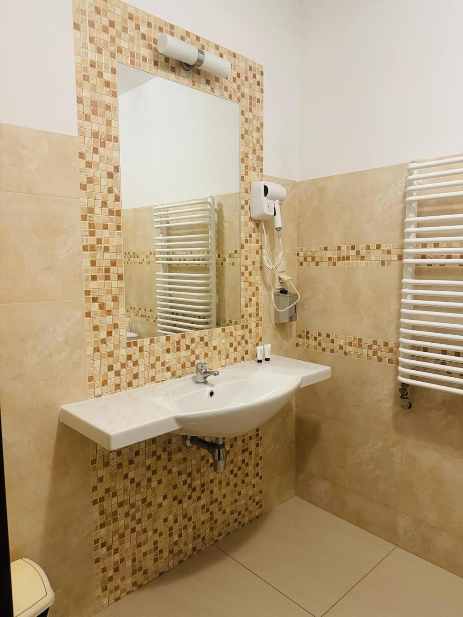 זמברוב Magiczna Farma Hotel Obiady Maka I Magia מראה חיצוני תמונה