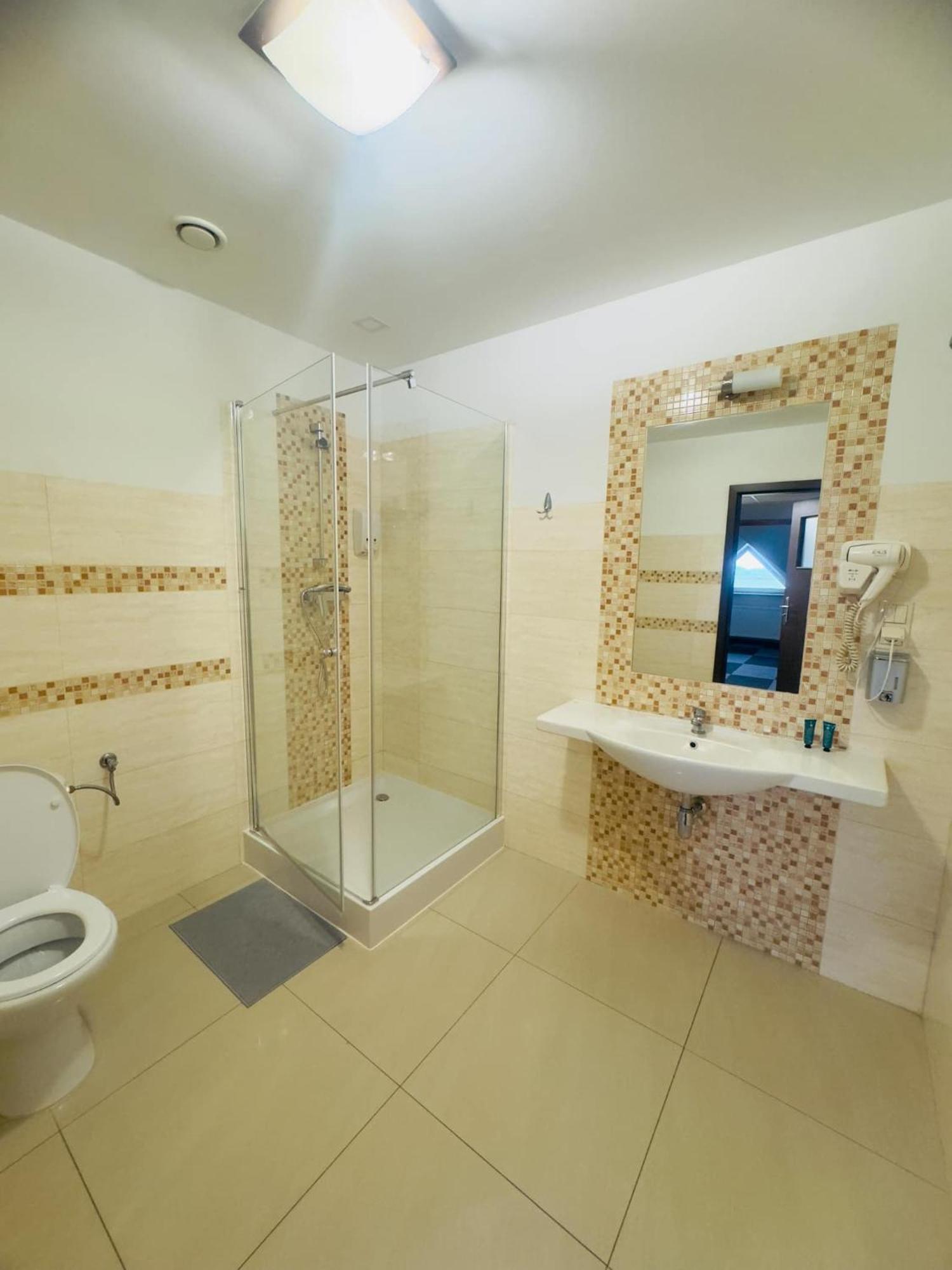 זמברוב Magiczna Farma Hotel Obiady Maka I Magia מראה חיצוני תמונה