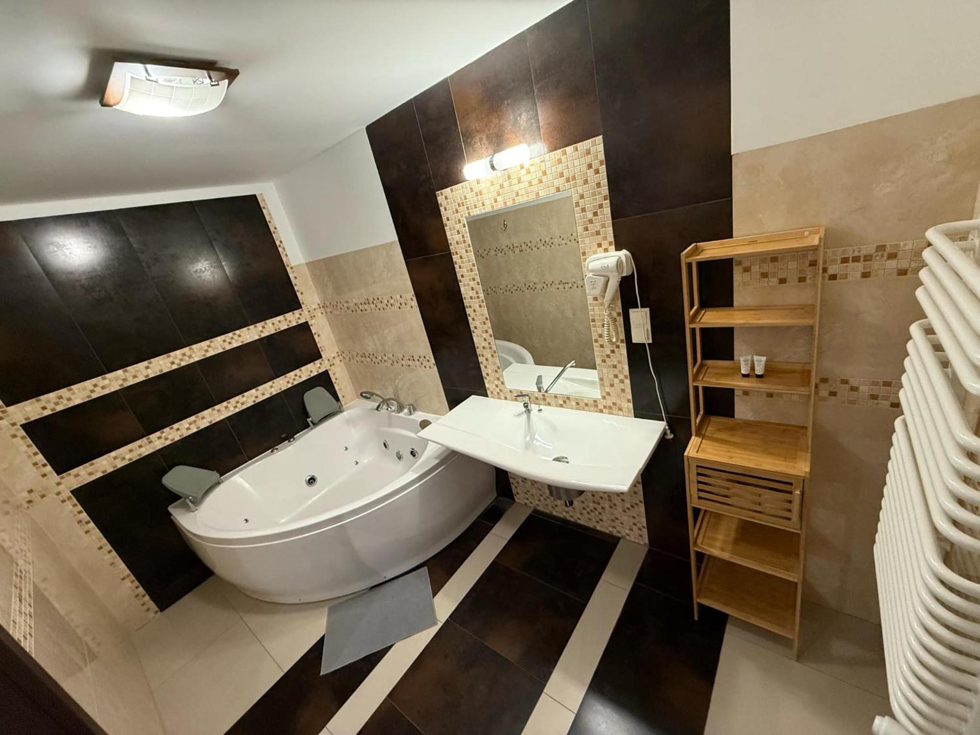 זמברוב Magiczna Farma Hotel Obiady Maka I Magia מראה חיצוני תמונה